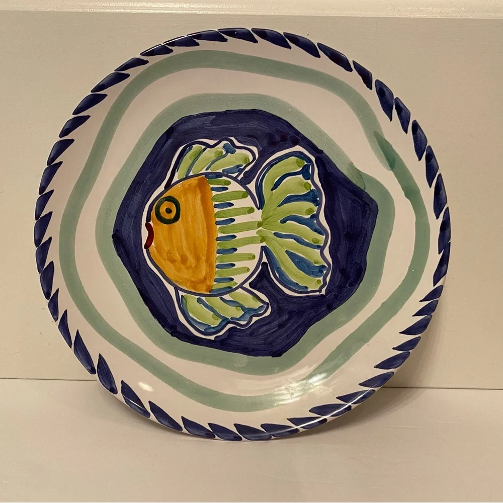 ITALY PLATE HAND PAINTED POTTERY FISH WHITE BLUE GREEN HOME DINING LUNCHEON